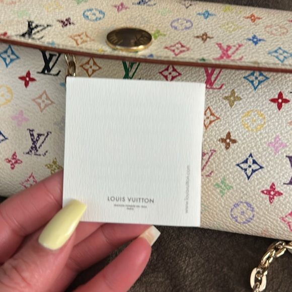 Multicolor Chain Wallet - Picture 9 of 9